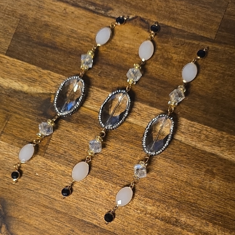 Elegant Gold and Black Crystal Bracelet